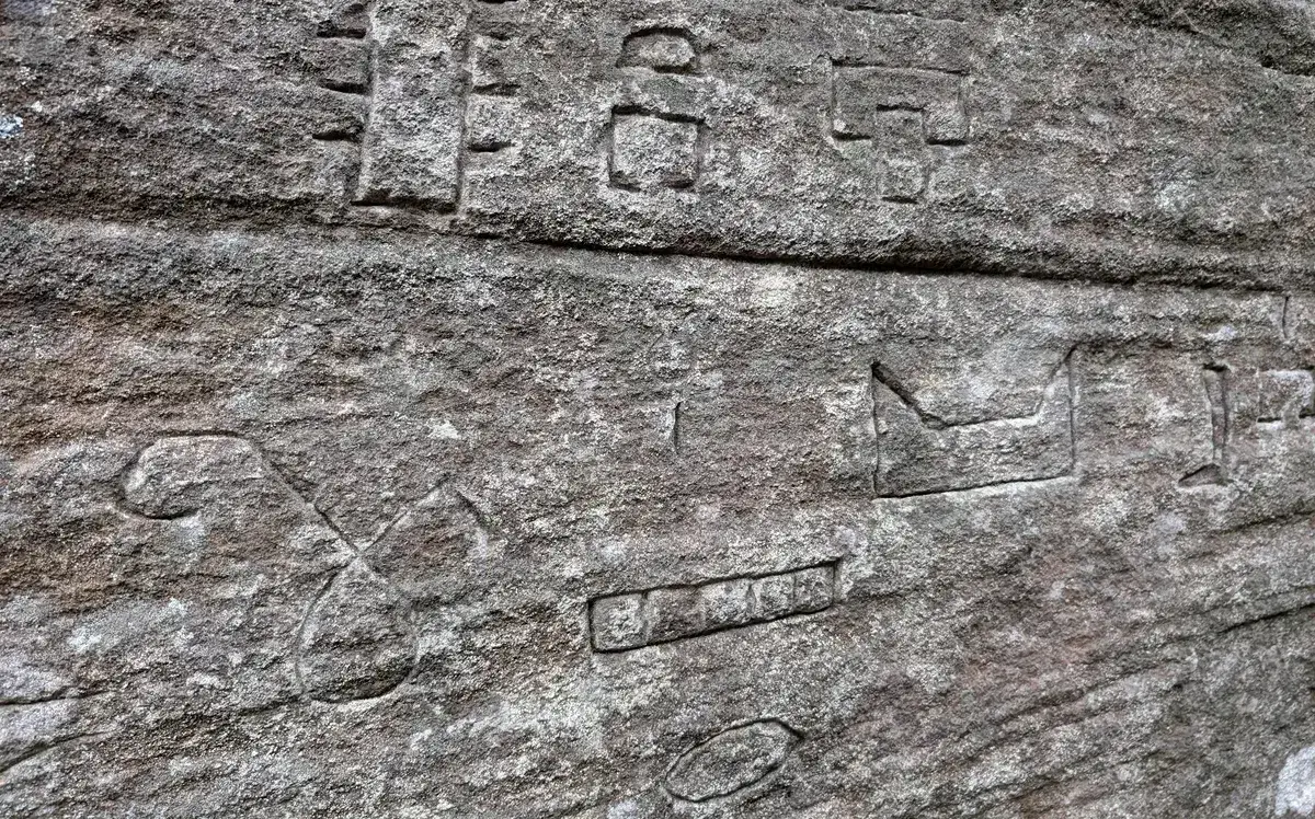gosford hieroglyphs